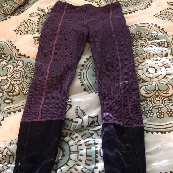 Lululemon rebel runner leggings ~RARE!!~ - Picture 2 of 2